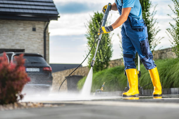 Best Sidewalk Pressure Washing  in Lauderdale Lakes, WI